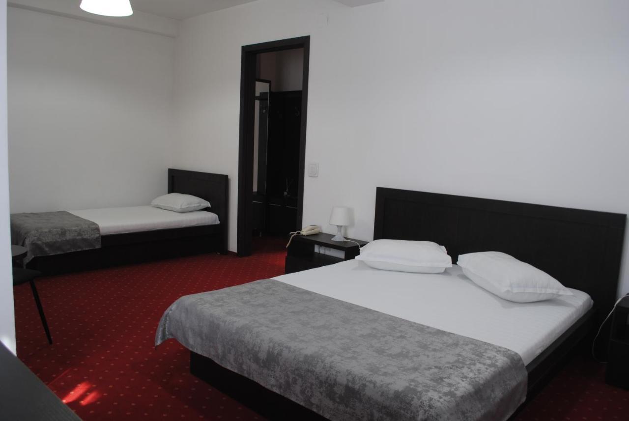 Hotel Corona Drobeta Turnu Severin Zewnętrze zdjęcie