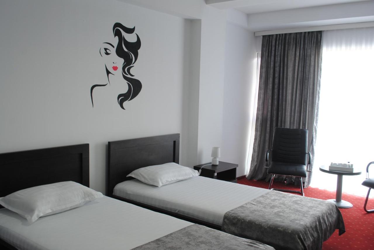 Hotel Corona Drobeta Turnu Severin Zewnętrze zdjęcie