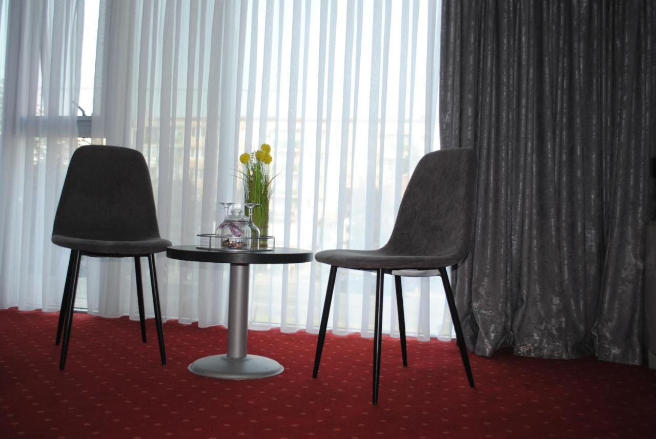 Hotel Corona Drobeta Turnu Severin Zewnętrze zdjęcie