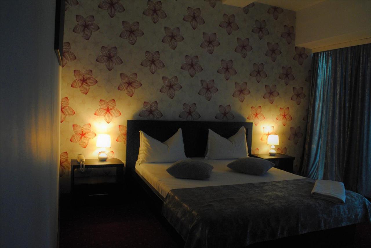 Hotel Corona Drobeta Turnu Severin Zewnętrze zdjęcie