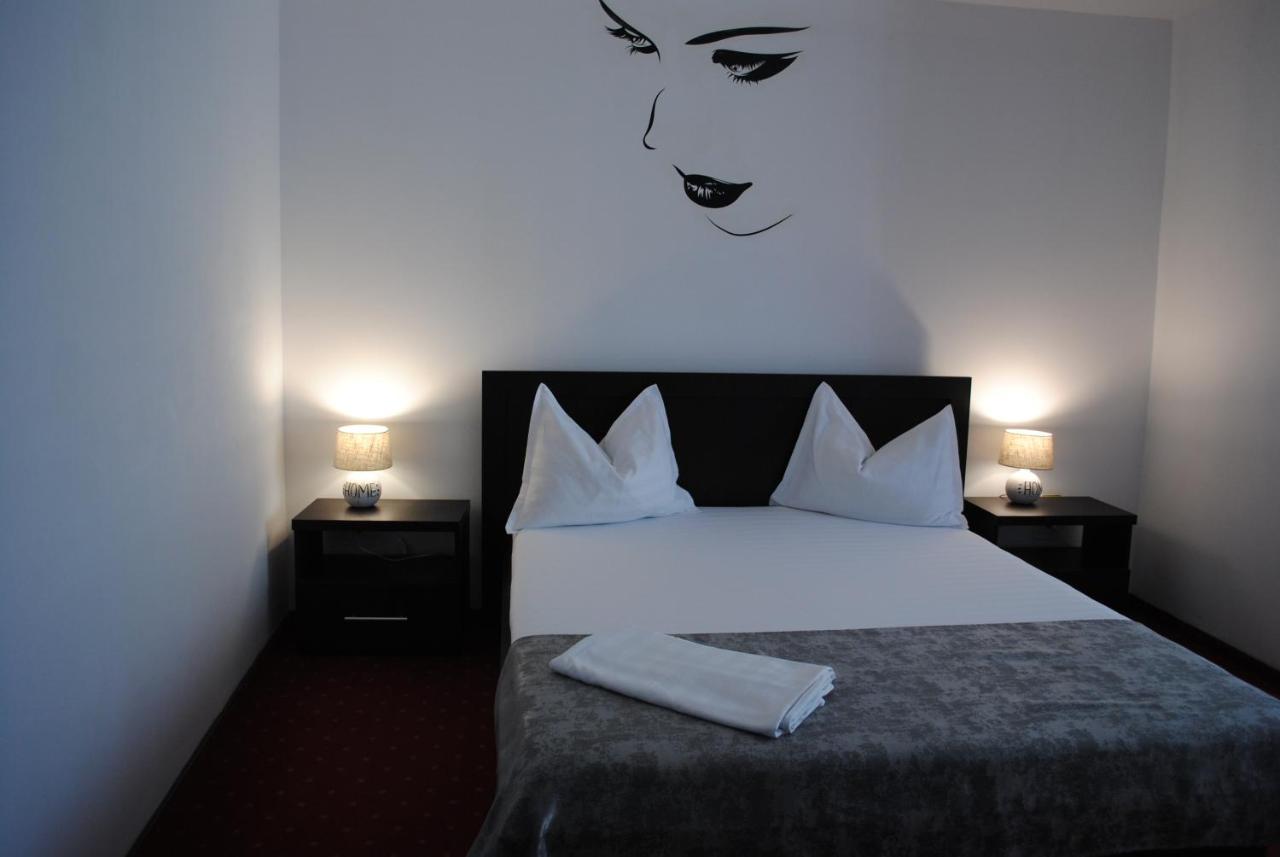 Hotel Corona Drobeta Turnu Severin Zewnętrze zdjęcie