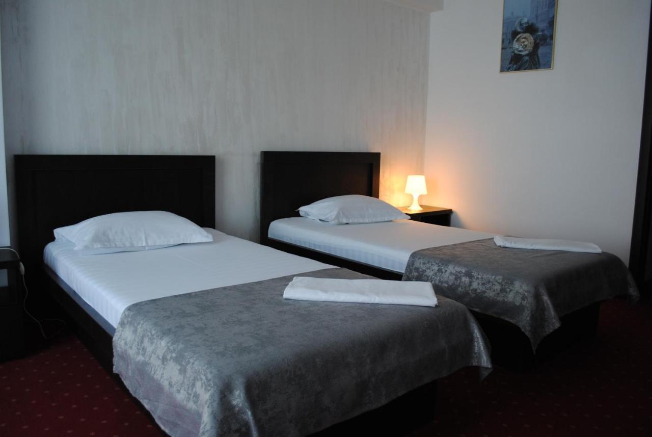 Hotel Corona Drobeta Turnu Severin Zewnętrze zdjęcie