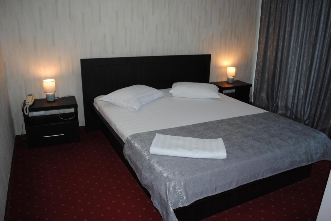 Hotel Corona Drobeta Turnu Severin Zewnętrze zdjęcie