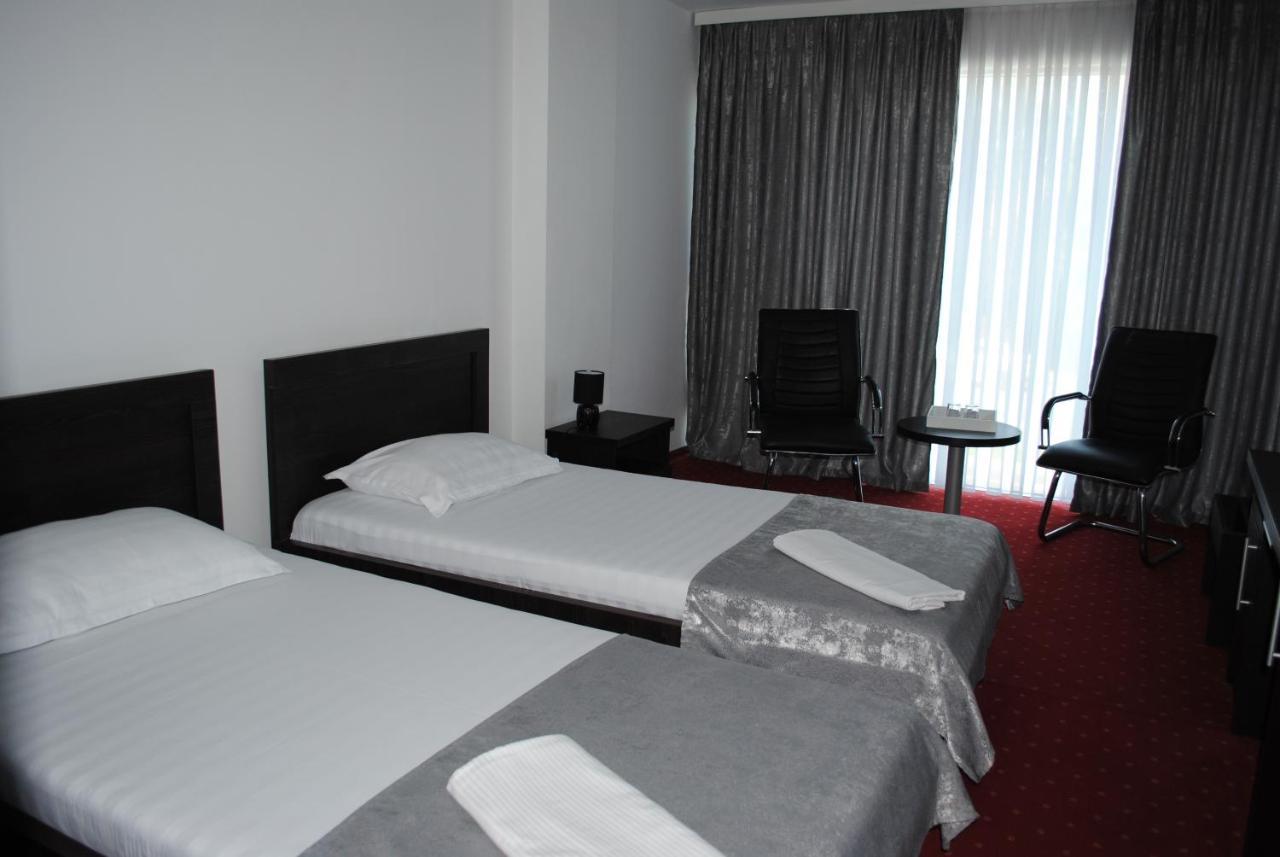 Hotel Corona Drobeta Turnu Severin Zewnętrze zdjęcie