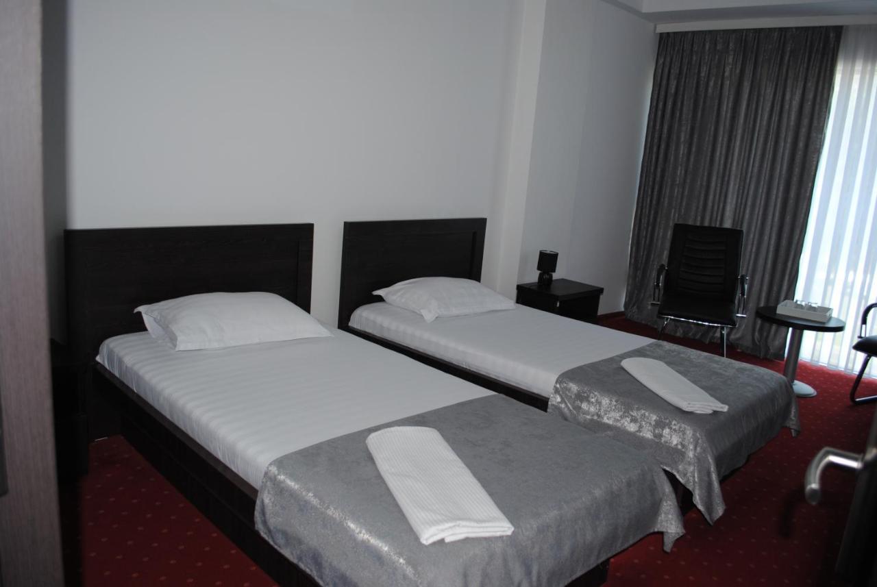 Hotel Corona Drobeta Turnu Severin Zewnętrze zdjęcie