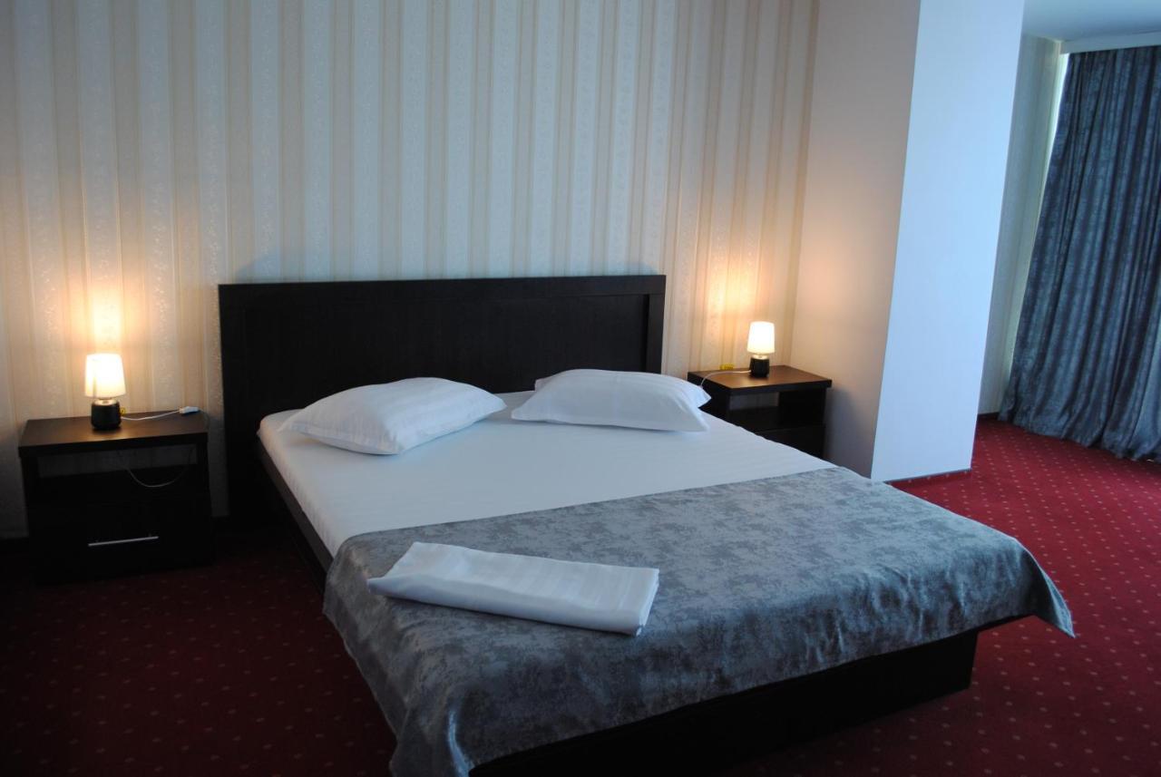 Hotel Corona Drobeta Turnu Severin Zewnętrze zdjęcie