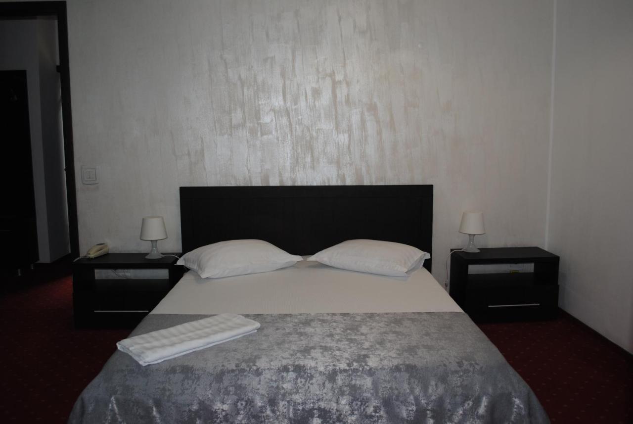 Hotel Corona Drobeta Turnu Severin Zewnętrze zdjęcie