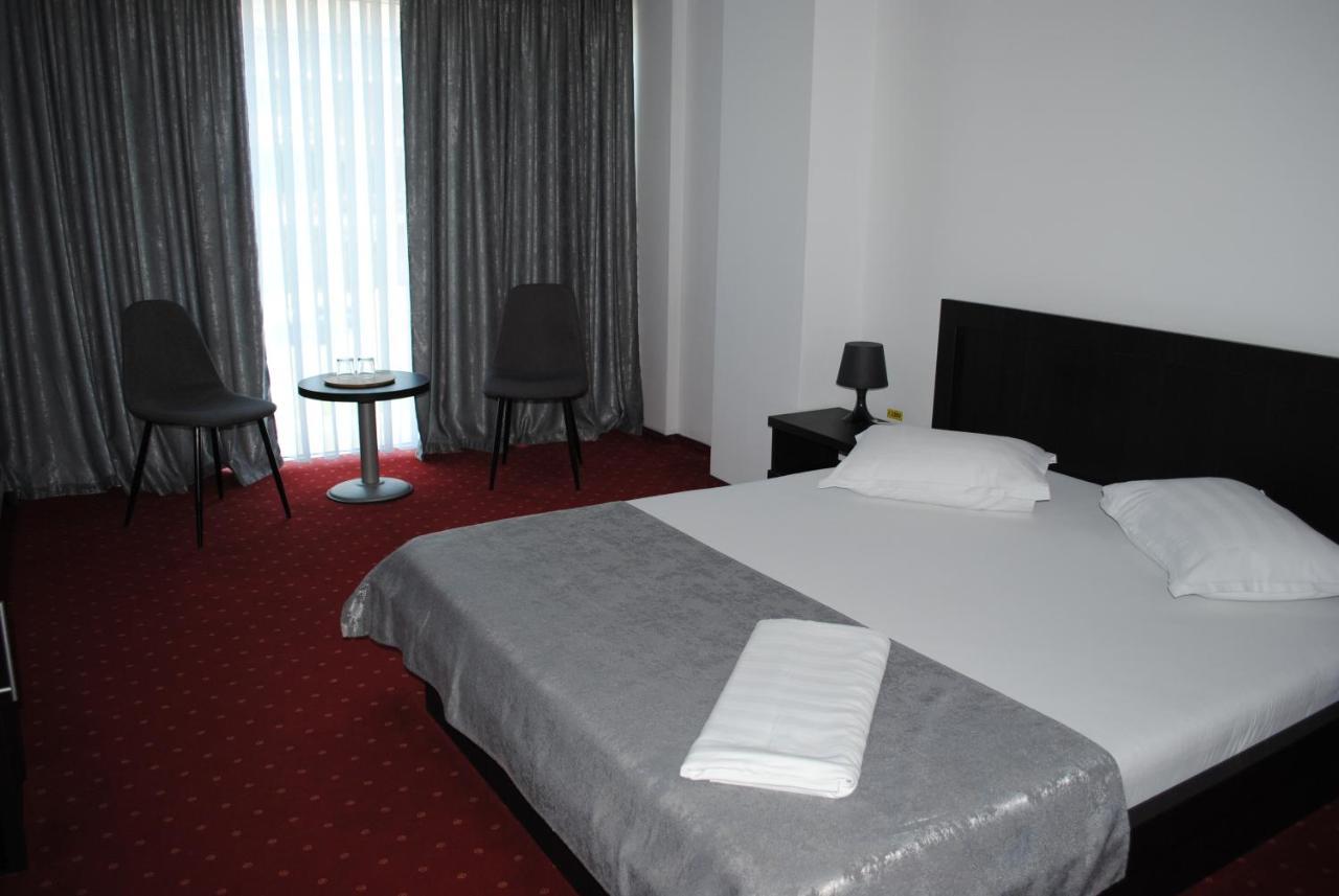 Hotel Corona Drobeta Turnu Severin Zewnętrze zdjęcie