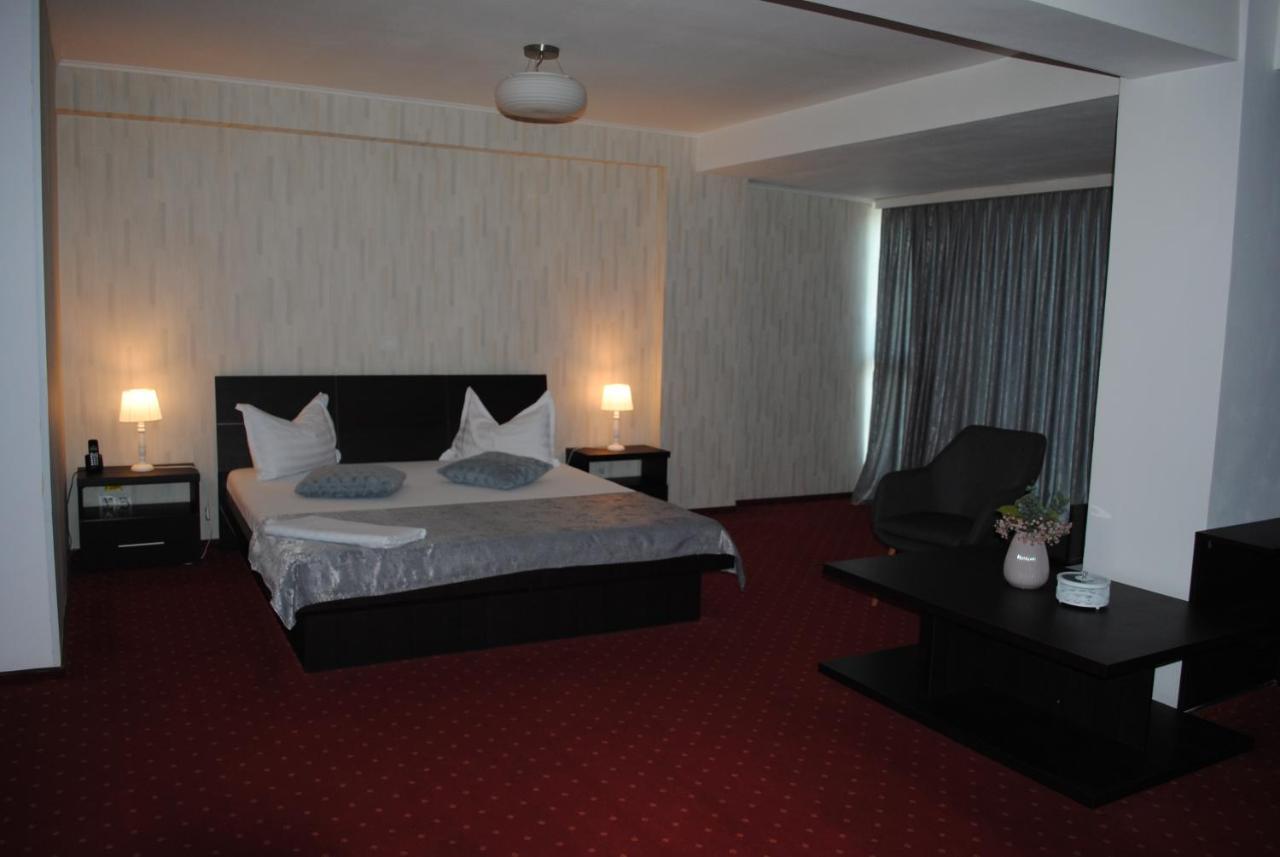 Hotel Corona Drobeta Turnu Severin Zewnętrze zdjęcie