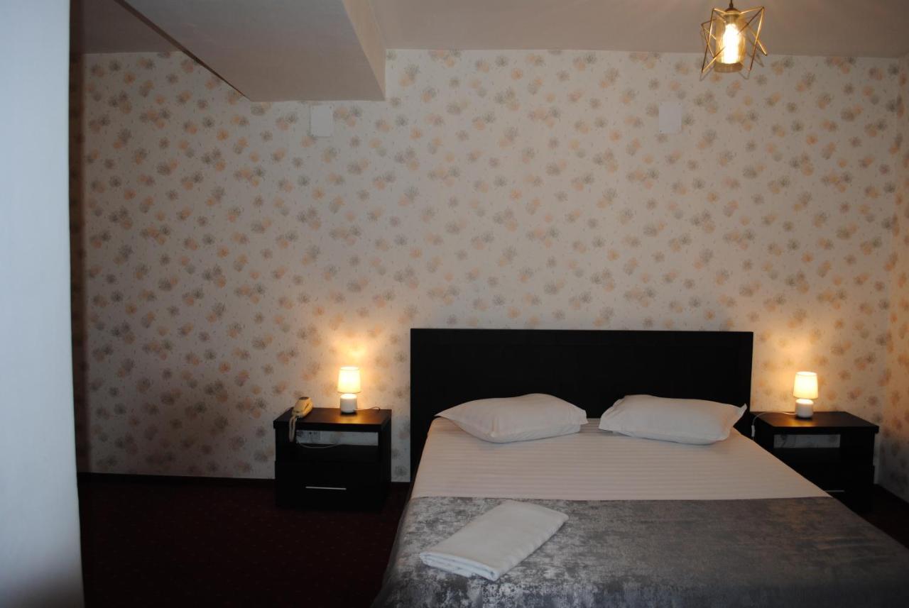 Hotel Corona Drobeta Turnu Severin Zewnętrze zdjęcie